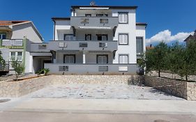 Apartments Lacic
