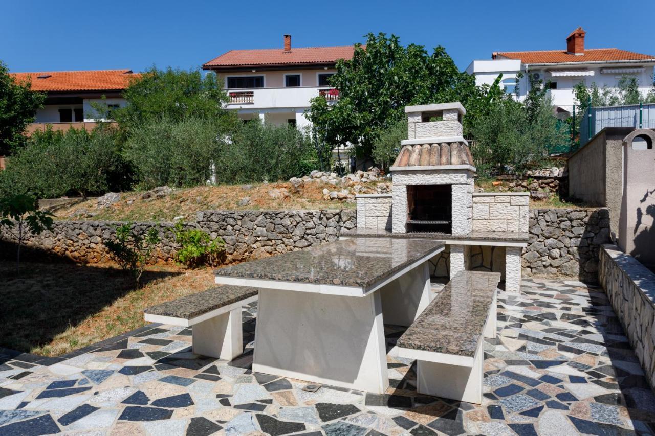 Apartments Lacic Krk Town Kültér fotó