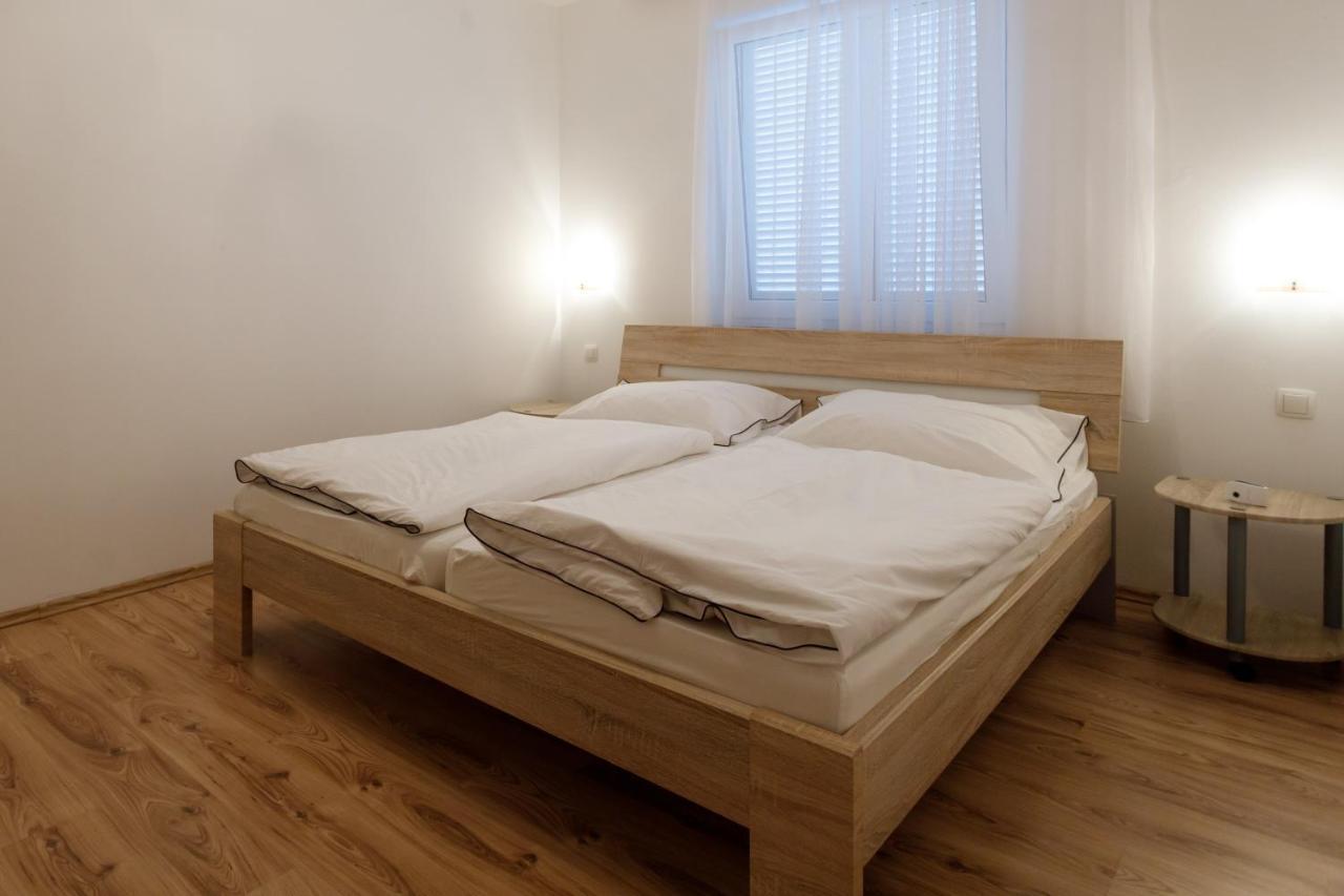 Apartments Lacic Krk Town Kültér fotó